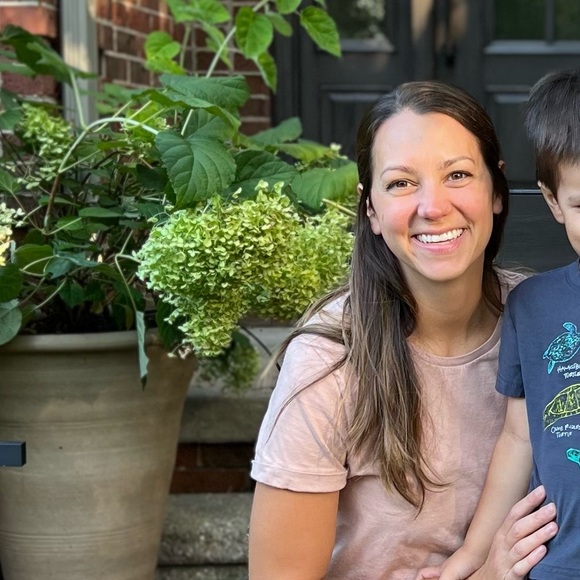 Meet your Posher, Carmen - Picture 2 of 2